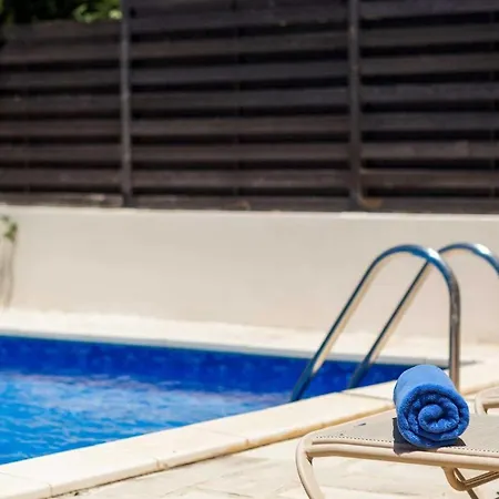 Hestiades Green Junior 17 Villa